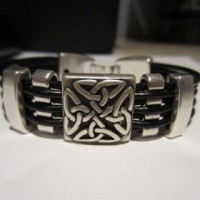 /album/fotogaleria-coleccion-pulseras/pulseras-de-cuero-4-jpg/